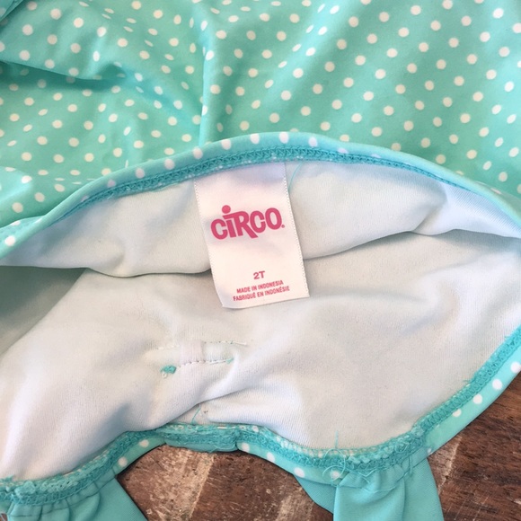 Two toddler swimsuits and cap - Picture 4 of 8